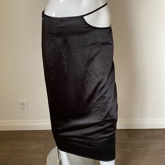 NWOT Motel Gardy Black Satin Long Midi Skirt w Side Waist Cut Out Dolls Kill - Picture 9 of 9